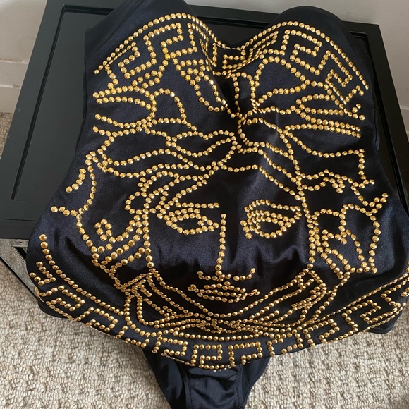 100 % Authentic Versace Women’s Swimsuit. - Picture 4 of 4
